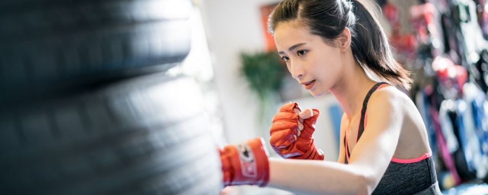 月经来之前少量出血是怎么回事 月经来之前出血要注意什么 女性月经来之前有什么症状